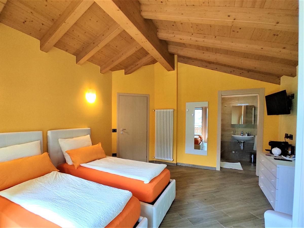 Castione Andevenno B&B Il Germoglio מראה חיצוני תמונה